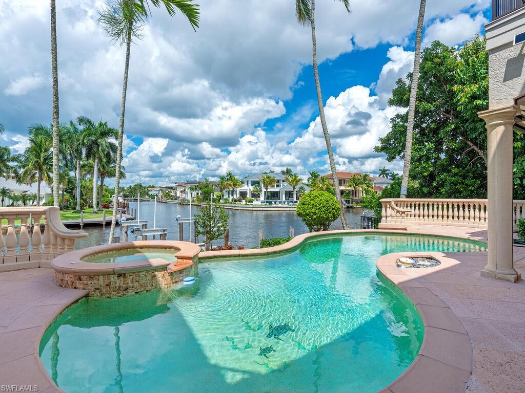 AQUALANE SHORES - Residential