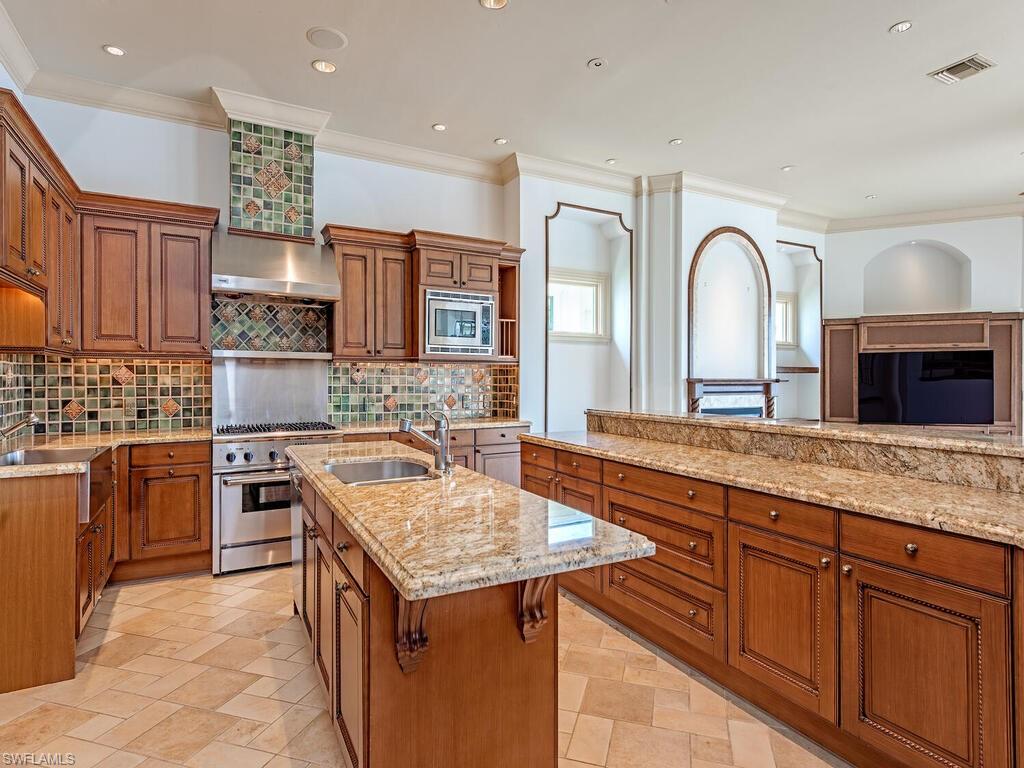 AQUALANE SHORES - Residential