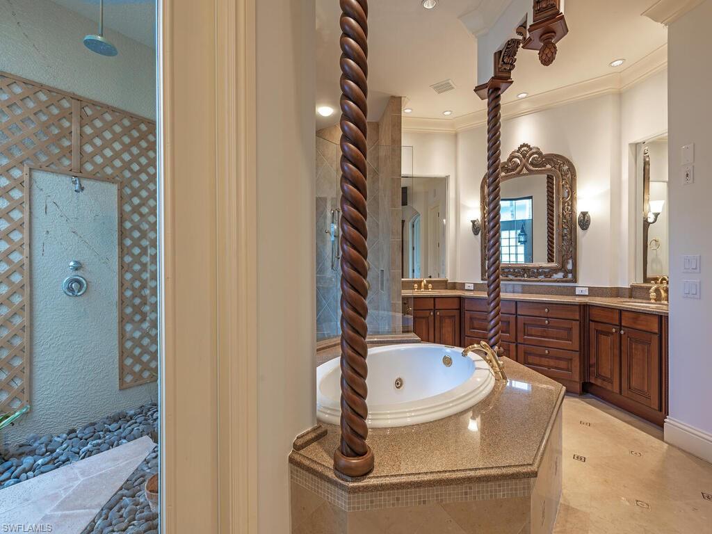 AQUALANE SHORES - Residential