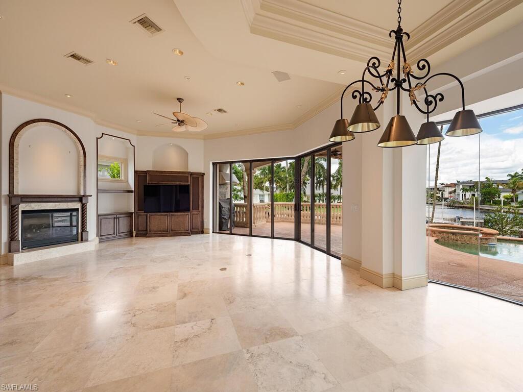 AQUALANE SHORES - Residential