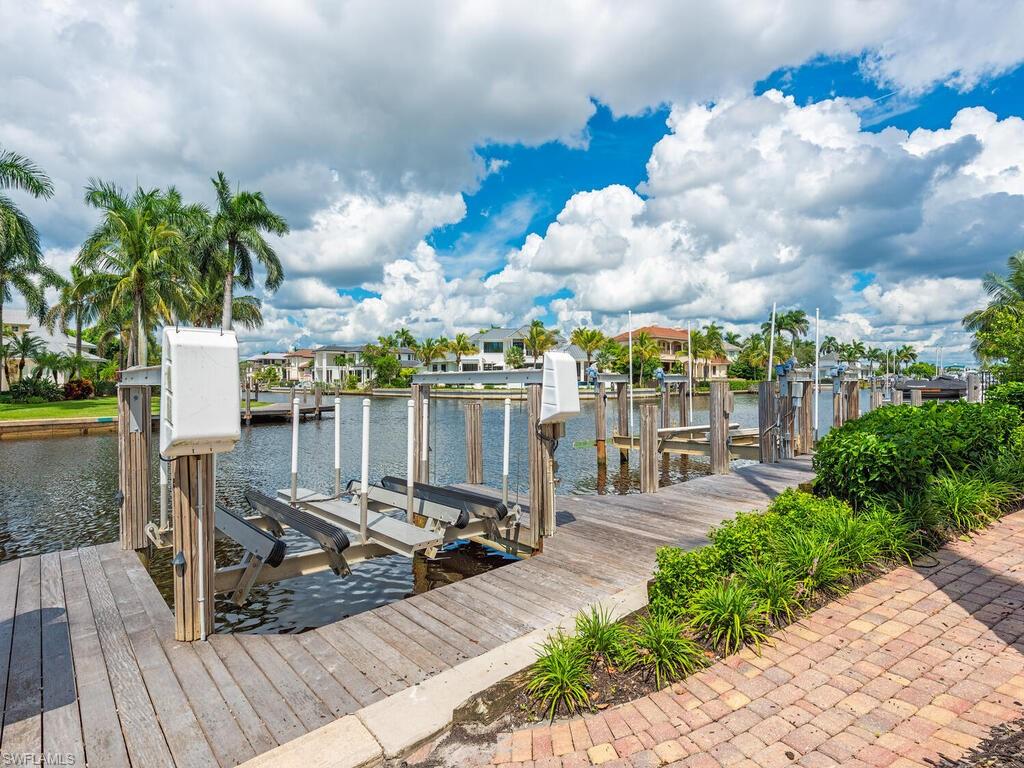 AQUALANE SHORES - Residential