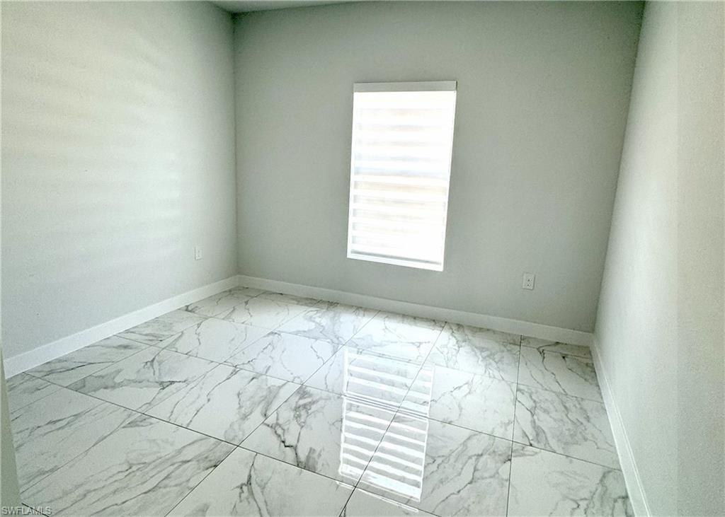 TWIN LAKE ESTATES - Residential