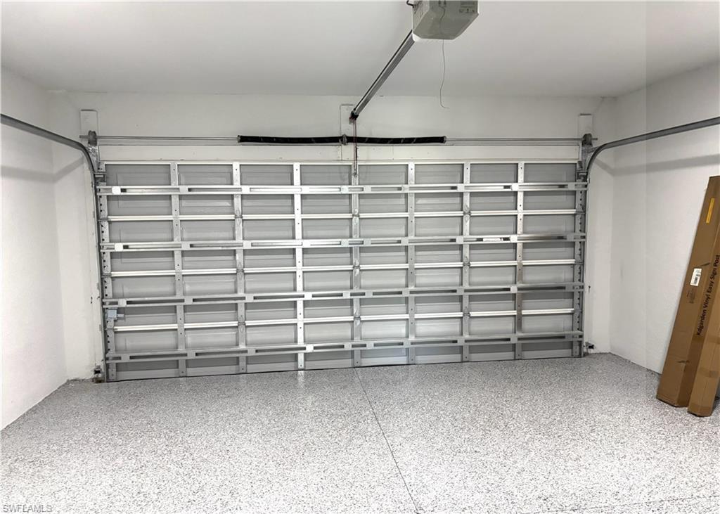 TWIN LAKE ESTATES - Residential