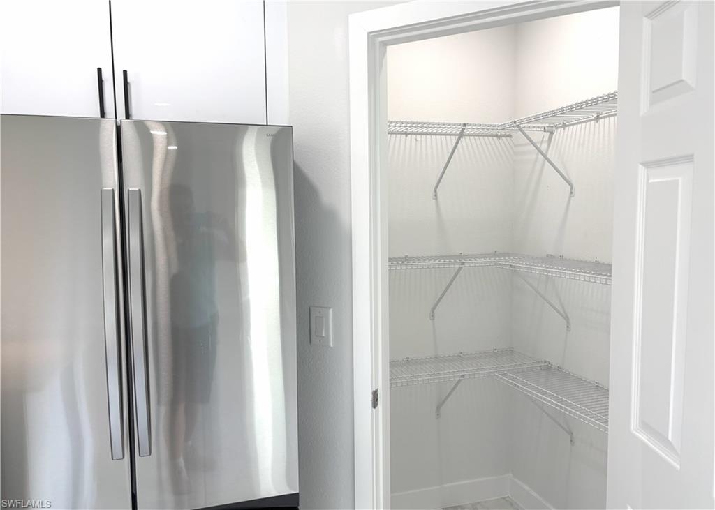 TWIN LAKE ESTATES - Residential