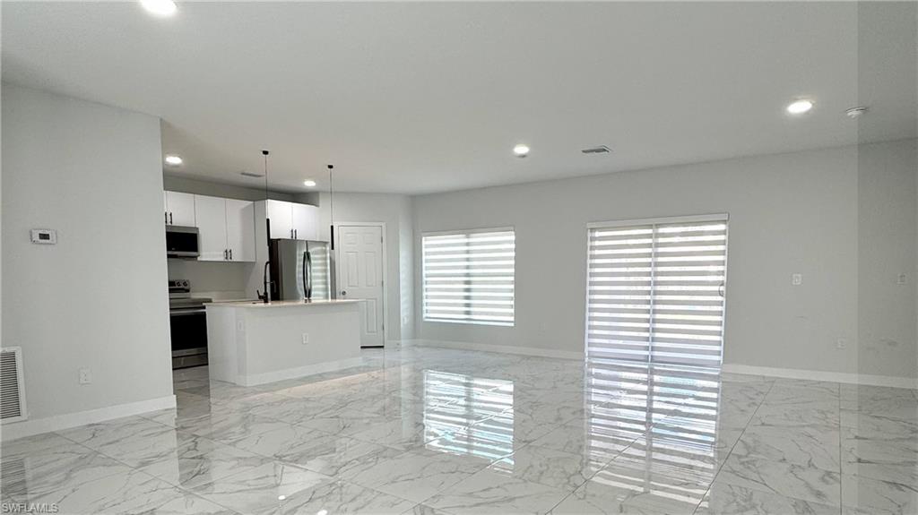 TWIN LAKE ESTATES - Residential