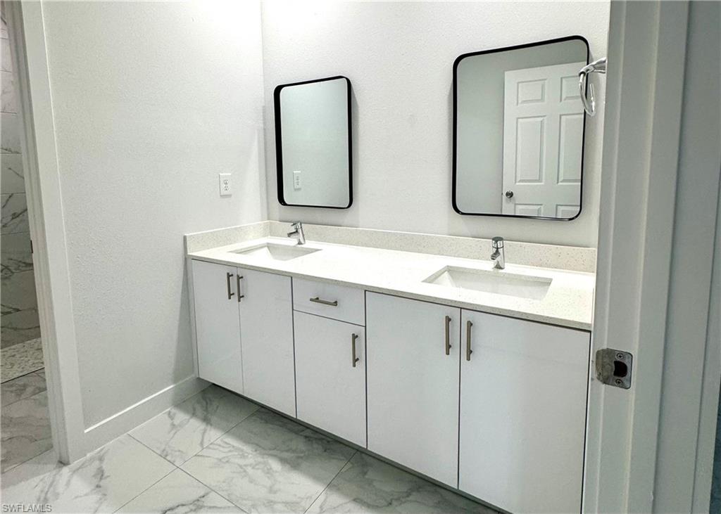 TWIN LAKE ESTATES - Residential