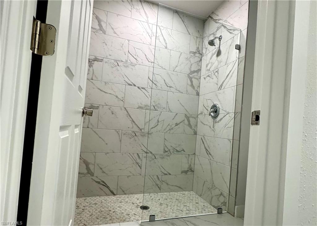 TWIN LAKE ESTATES - Residential