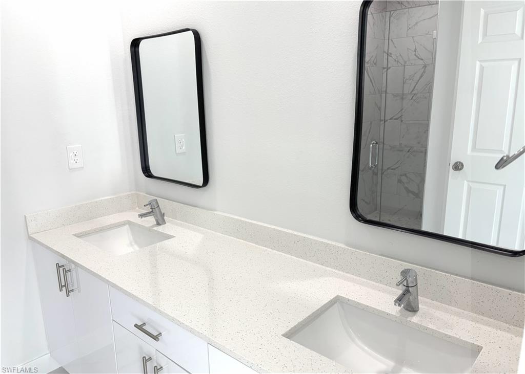 TWIN LAKE ESTATES - Residential