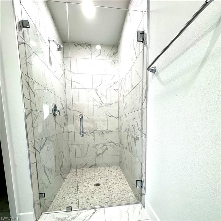 TWIN LAKE ESTATES - Residential