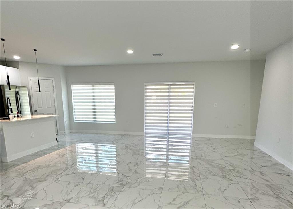 TWIN LAKE ESTATES - Residential