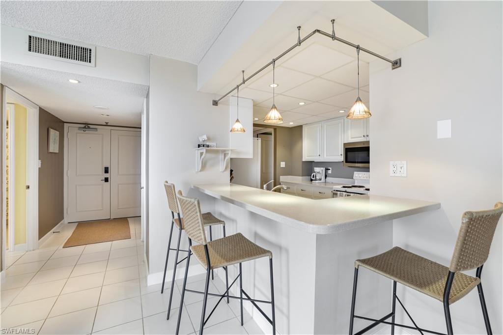 ROYAL SEAFARER - Residential