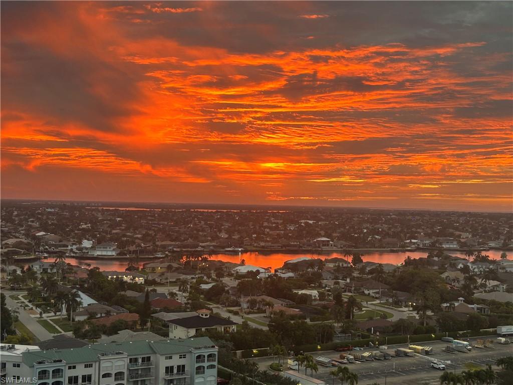 ROYAL SEAFARER - Residential