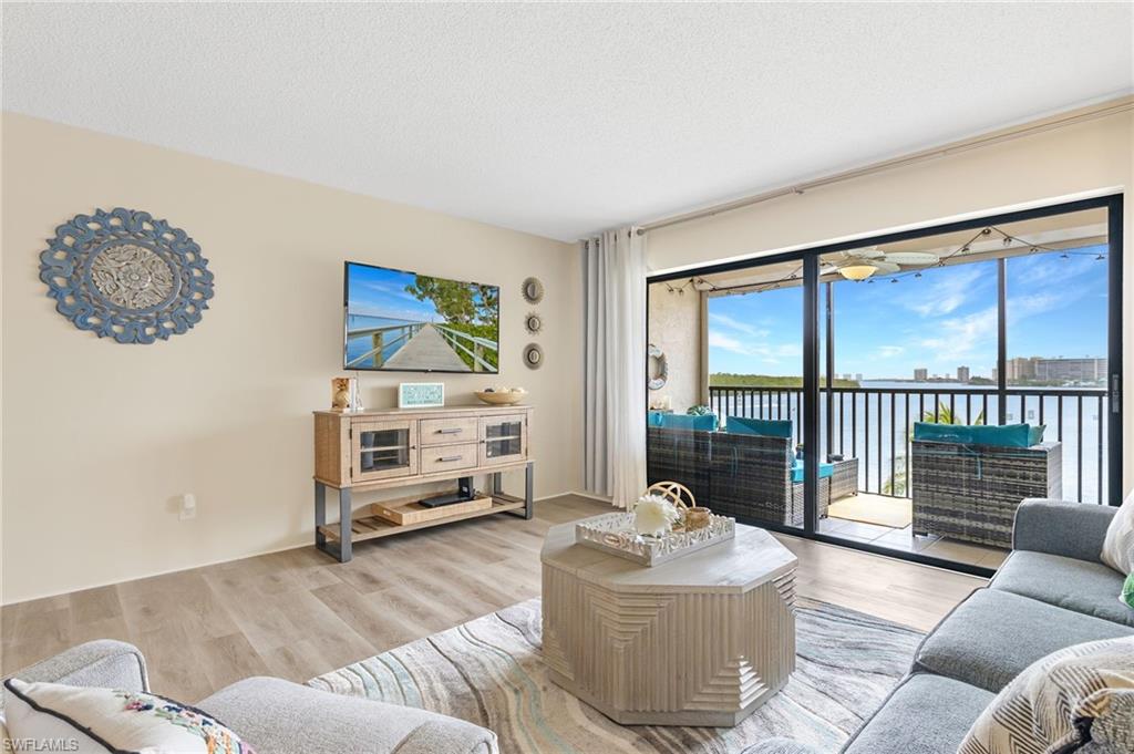 WINDWARD POINT CONDO - Residential
