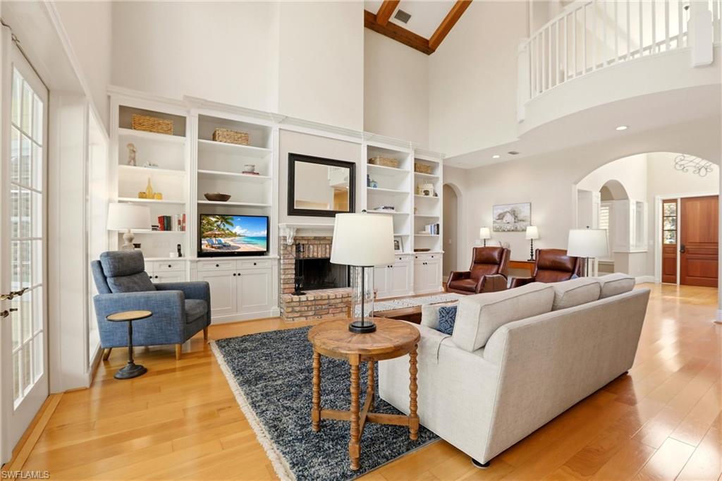 COLLIER WOODS - Residential