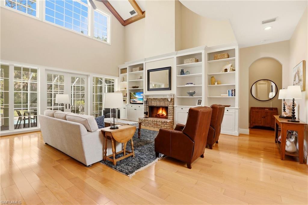 COLLIER WOODS - Residential