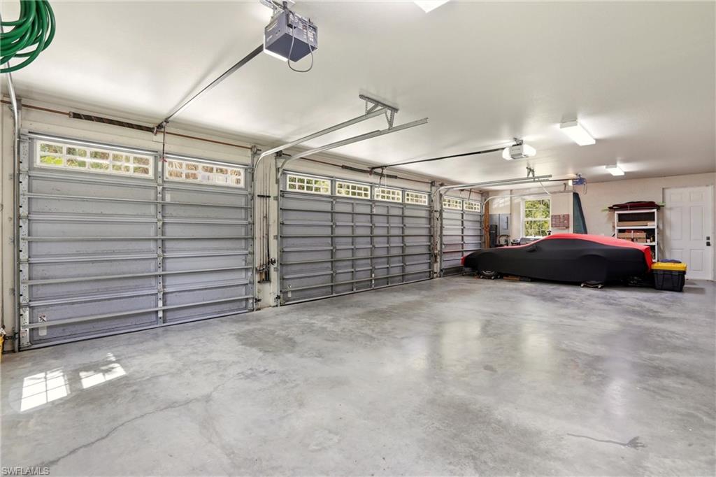 COLLIER WOODS - Residential