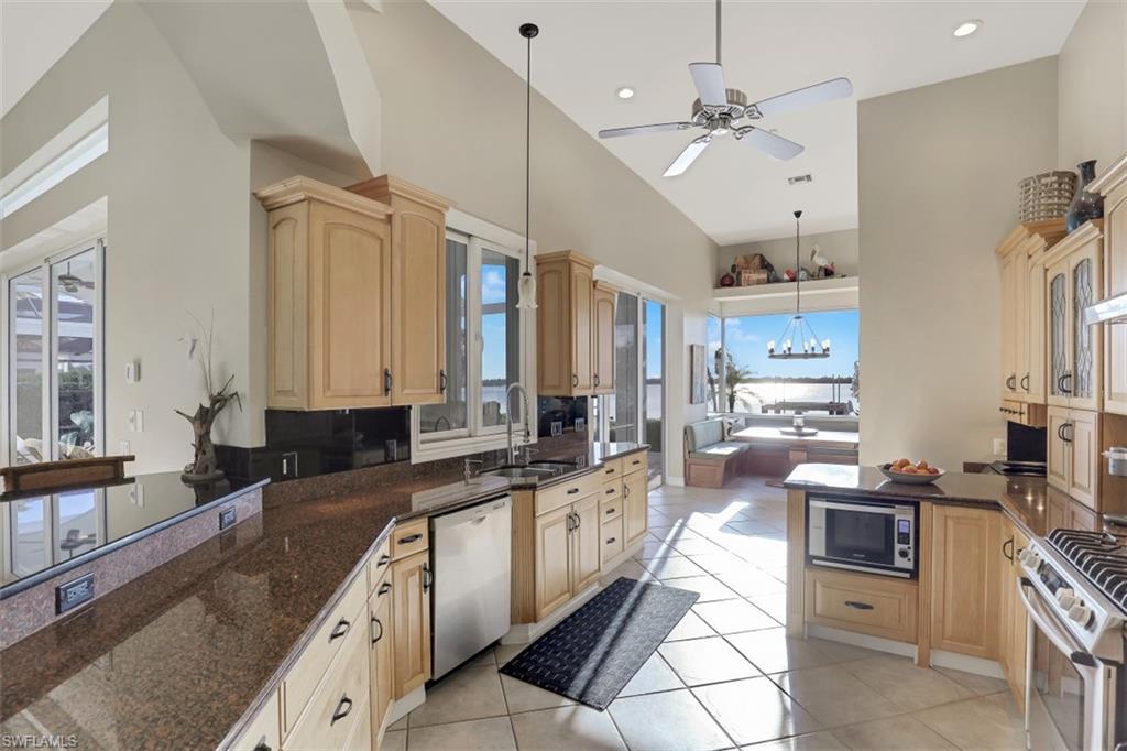 MARCO BEACH - Residential