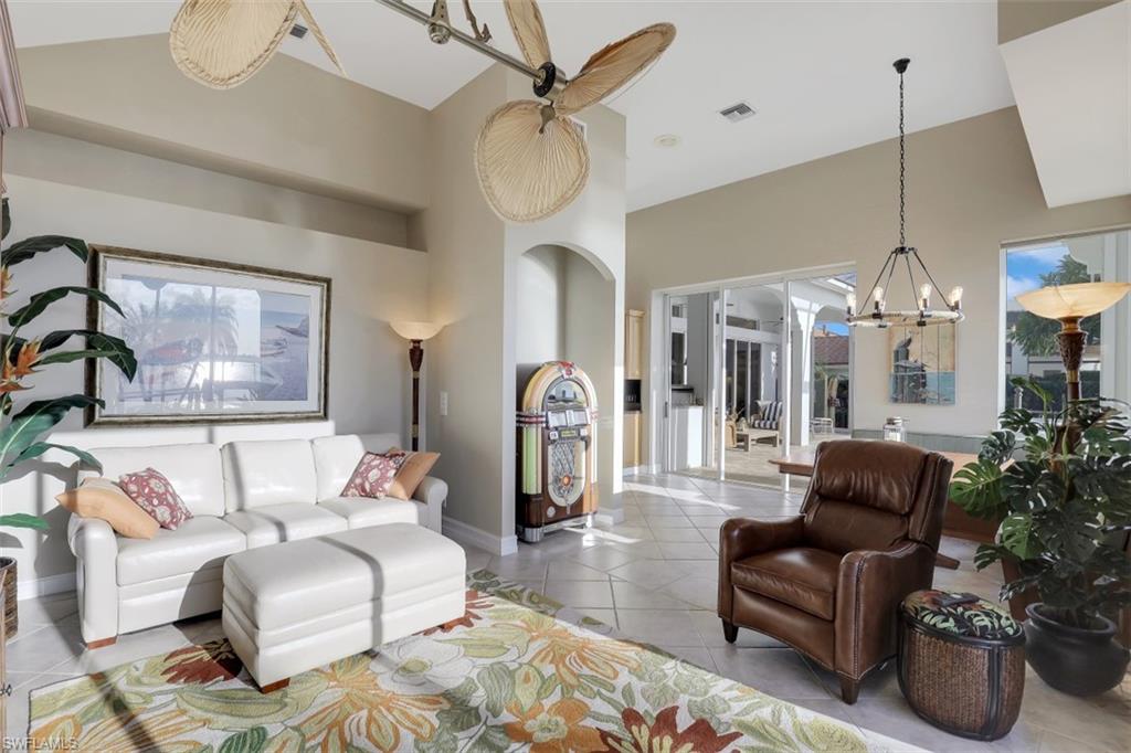 MARCO BEACH - Residential