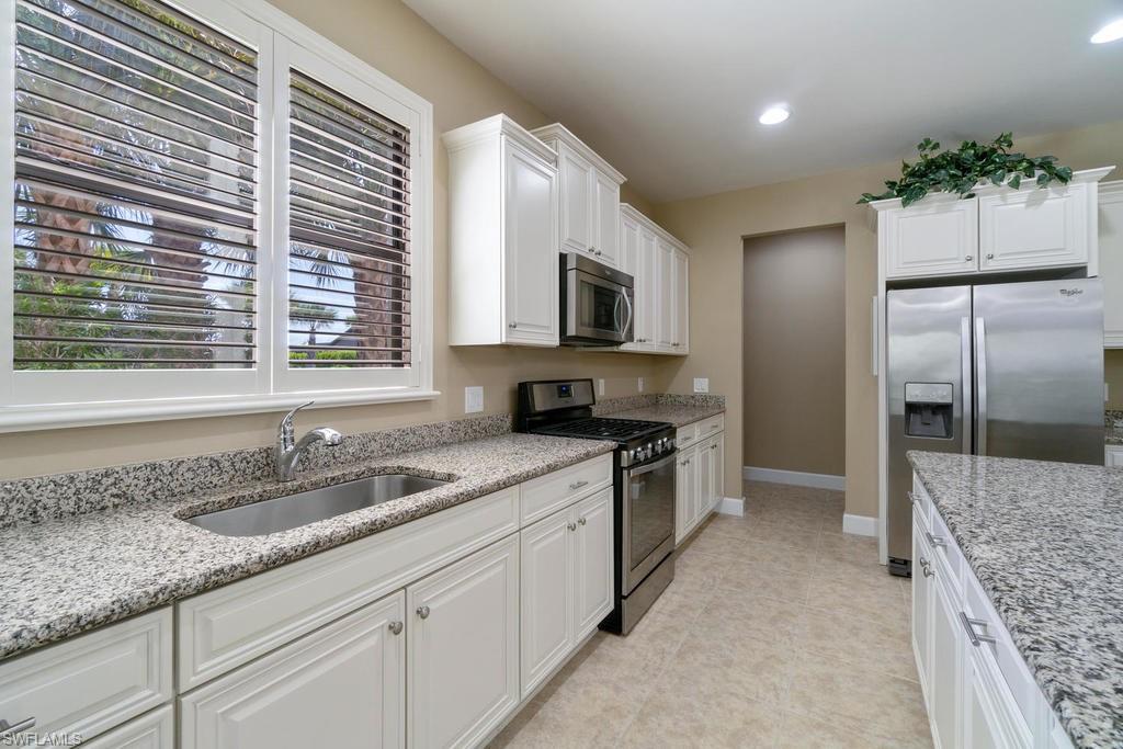 CAMDEN LAKES - Residential