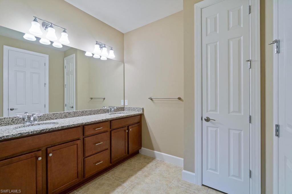 CAMDEN LAKES - Residential