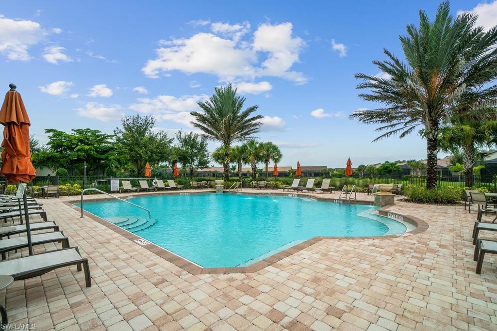 CAMDEN LAKES - Residential