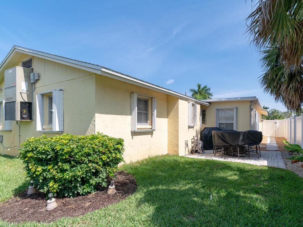 NAPLES PARK - Residential