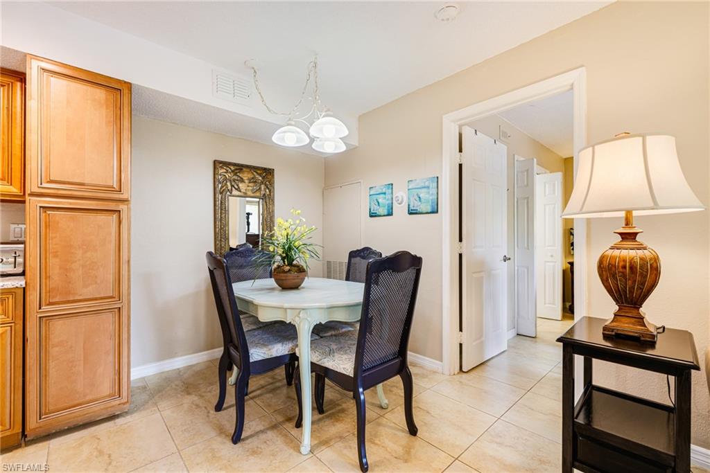 VENETIAN PALMS - Residential