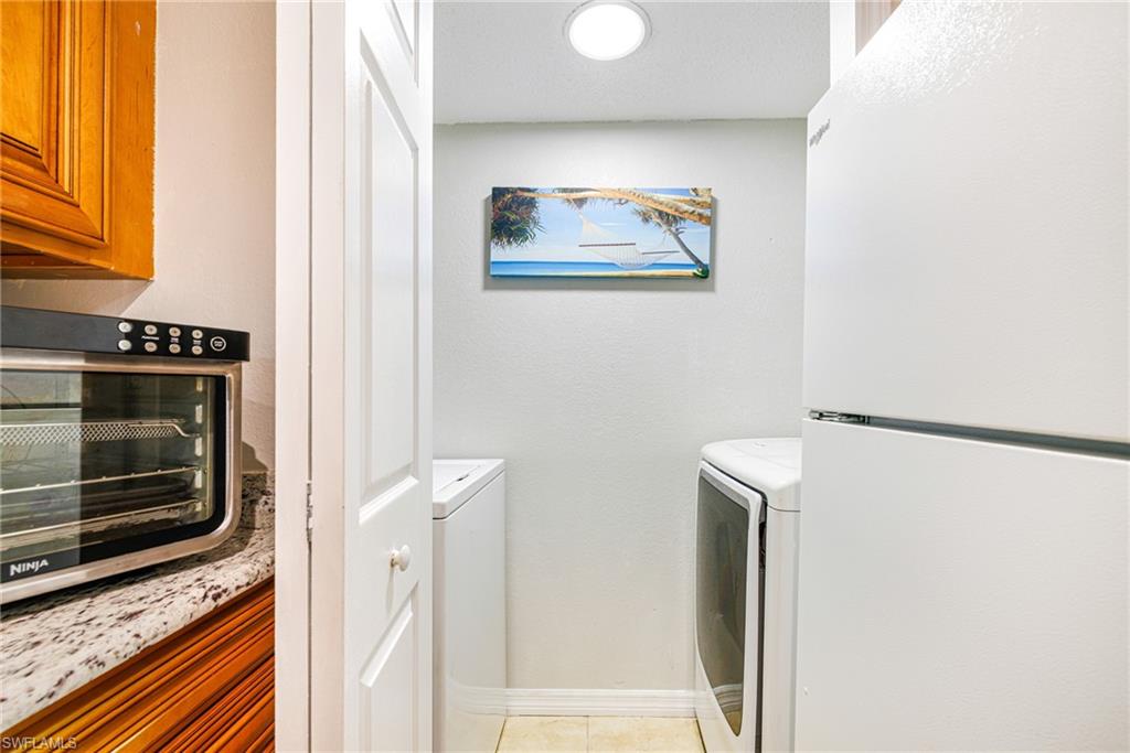 VENETIAN PALMS - Residential