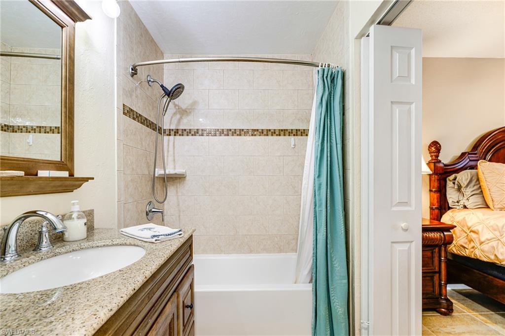 VENETIAN PALMS - Residential