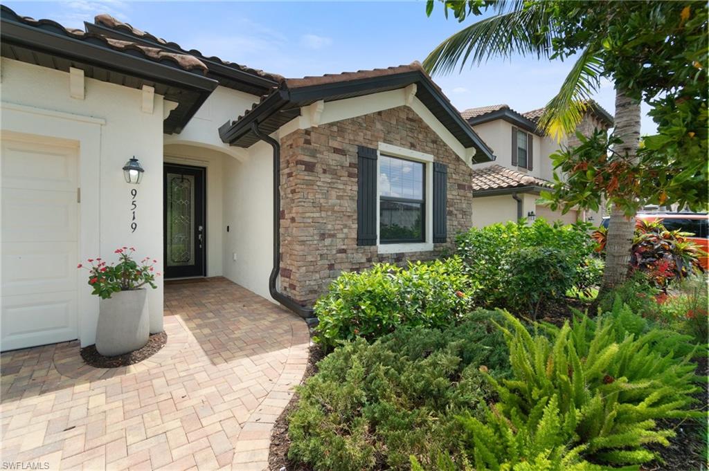 9519 Foxglove LN