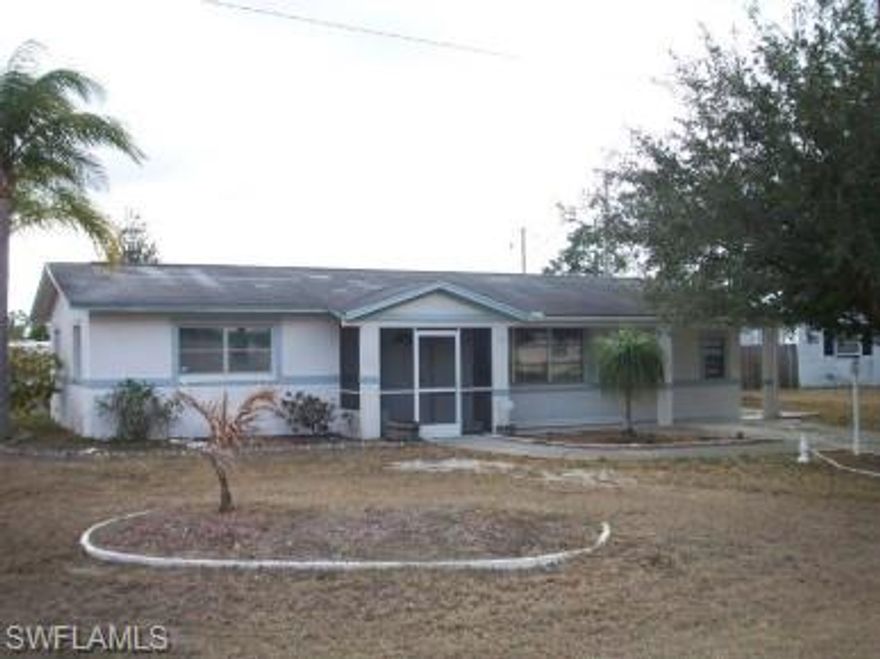 Single family home in need of major repairs, central water and sewer, corner lot within walking distance to stores etc. Cash buyers only due to repairs needed. Excellent investment opportunity for cash buyers willing do a lot of work.