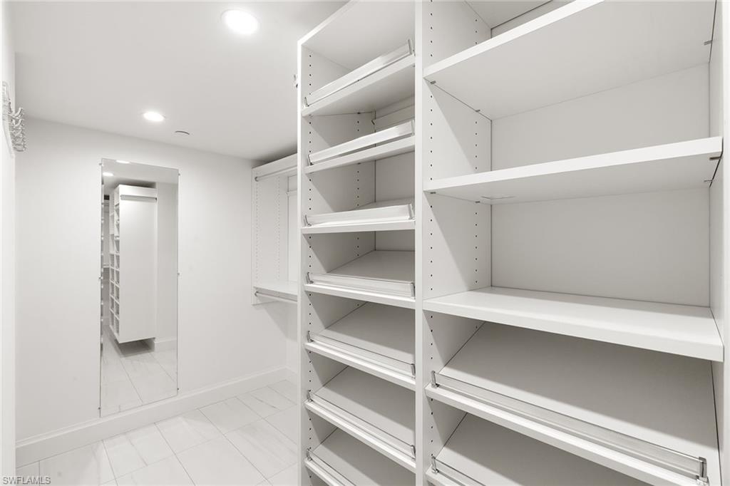 PARK SHORE TOWER - Residential