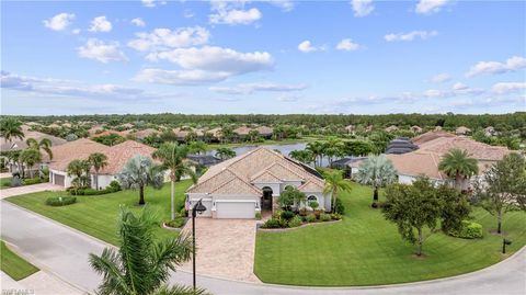 9052 Graphite CIR NAPLES FL 34120