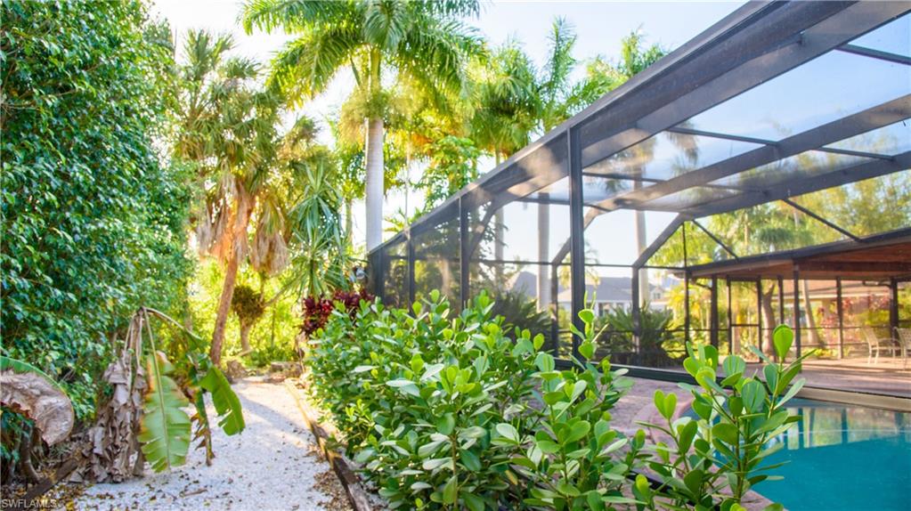 AQUALANE SHORES - Residential