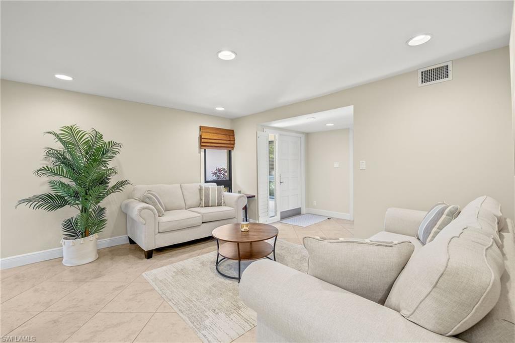 LONGBOAT VILLAGE - Residential