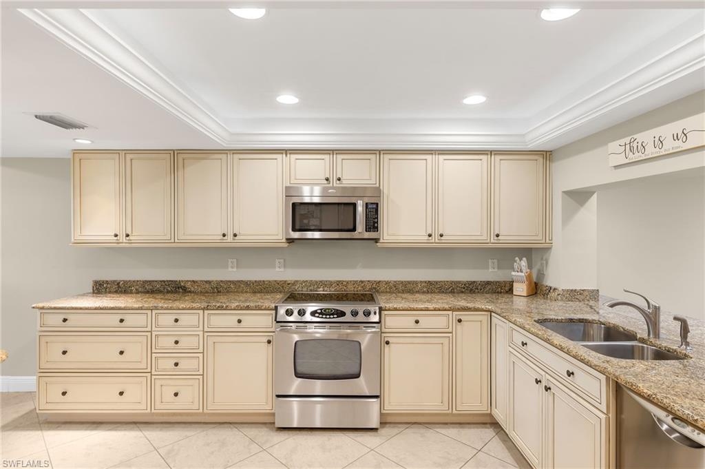 LONGBOAT VILLAGE - Residential