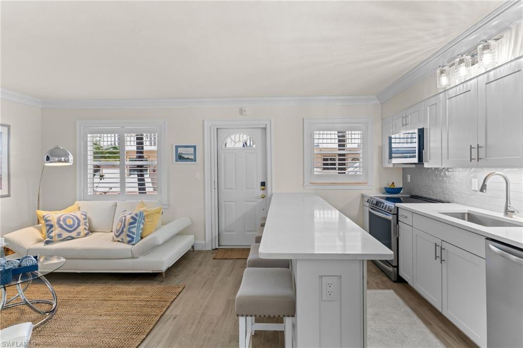 CASTLETON GARDENS - Residential