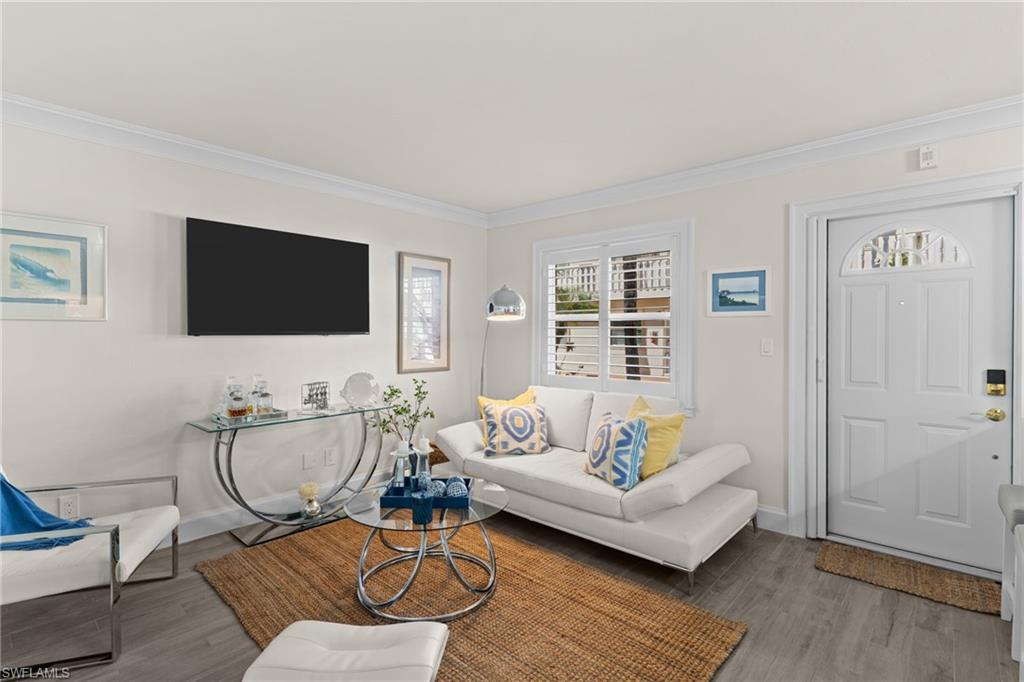 CASTLETON GARDENS - Residential