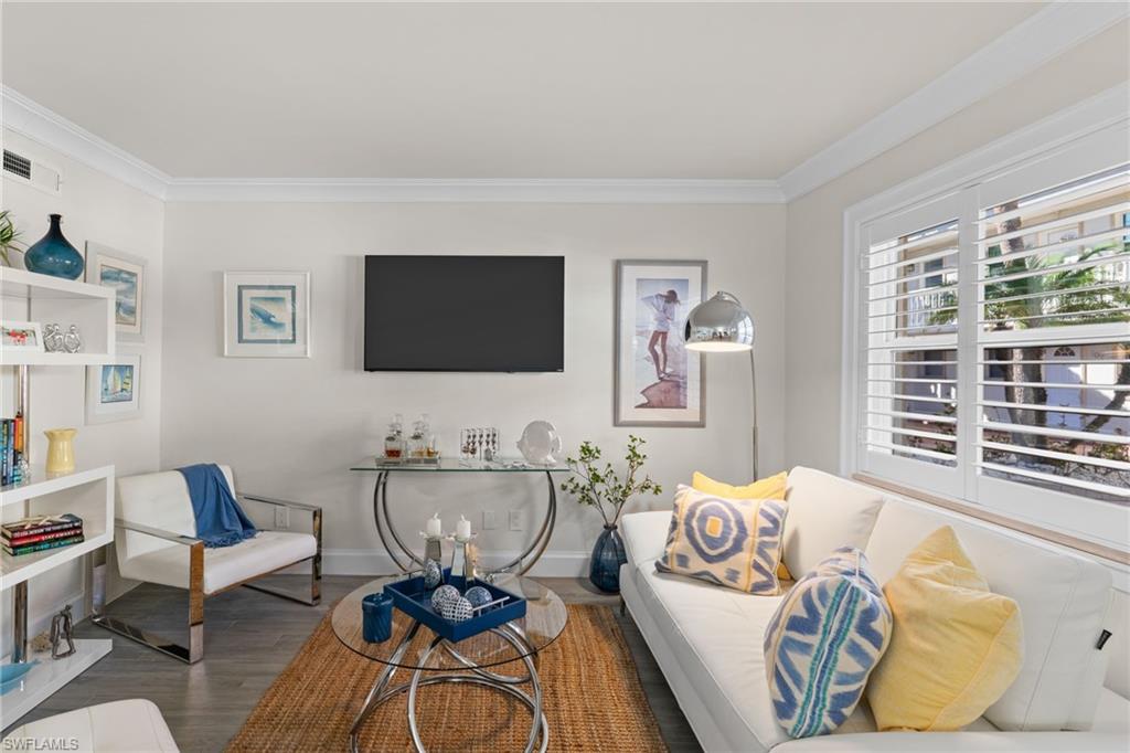 CASTLETON GARDENS - Residential