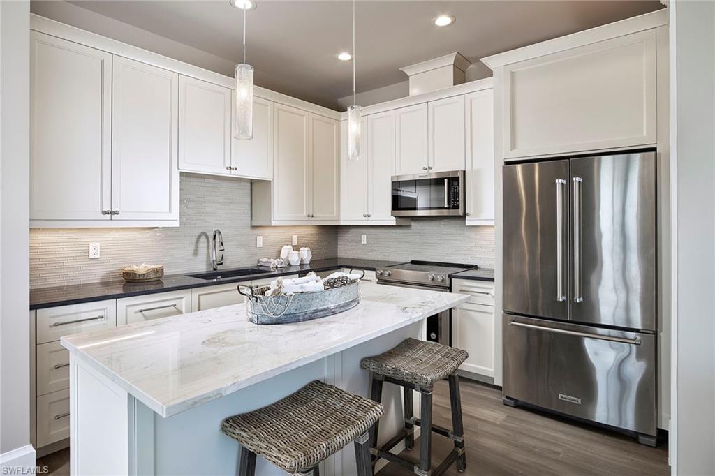 HIDEAWAY BEACH - Residential