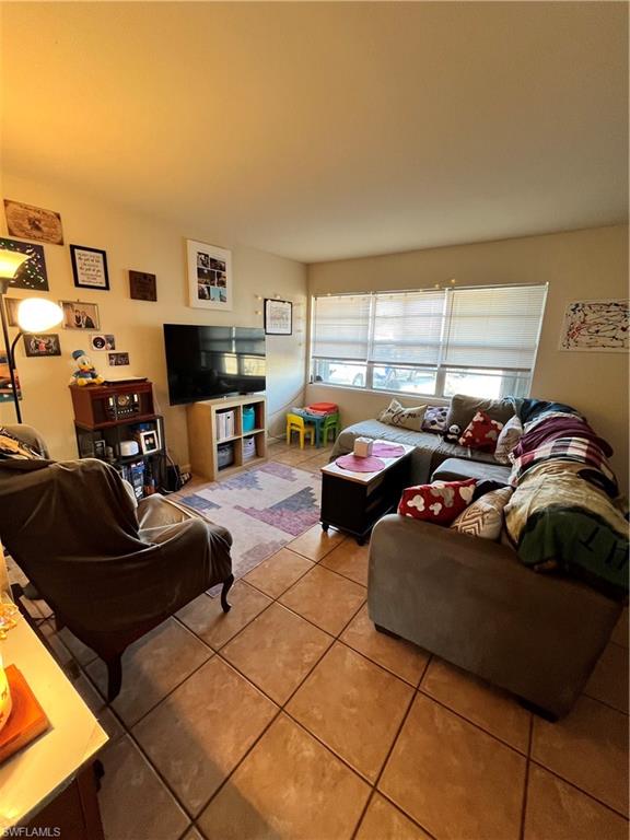 KENILWOOD - Residential