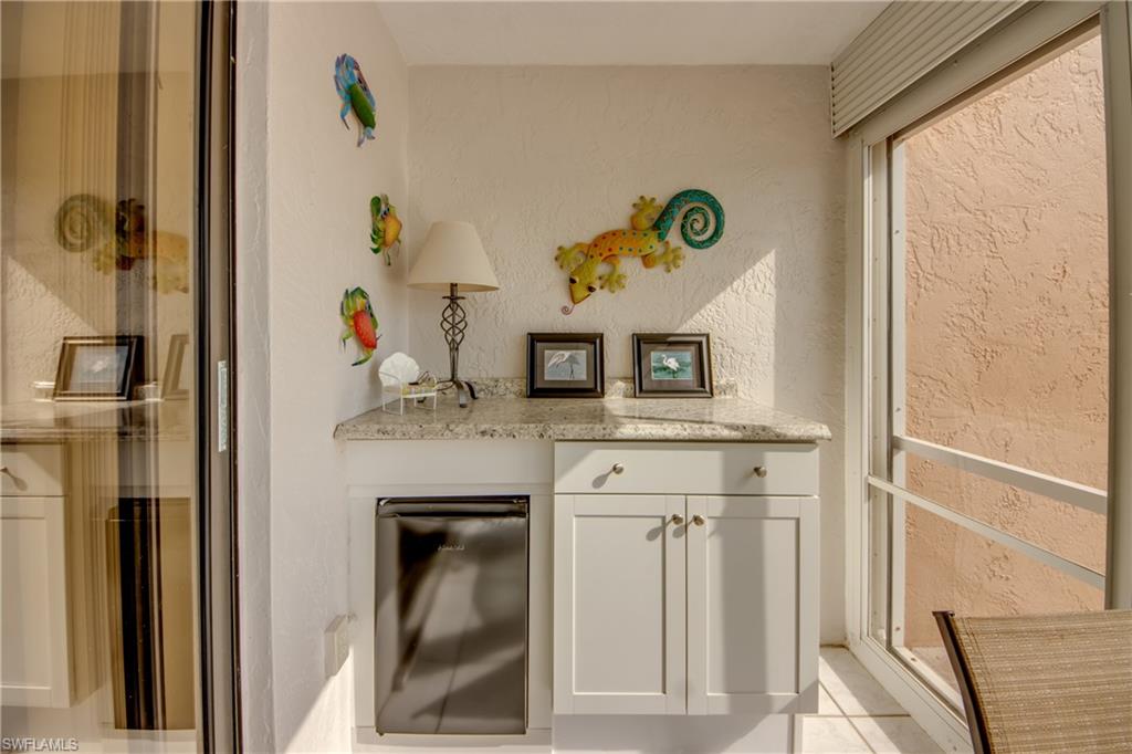 VILLA DE VERN CONDO - Residential