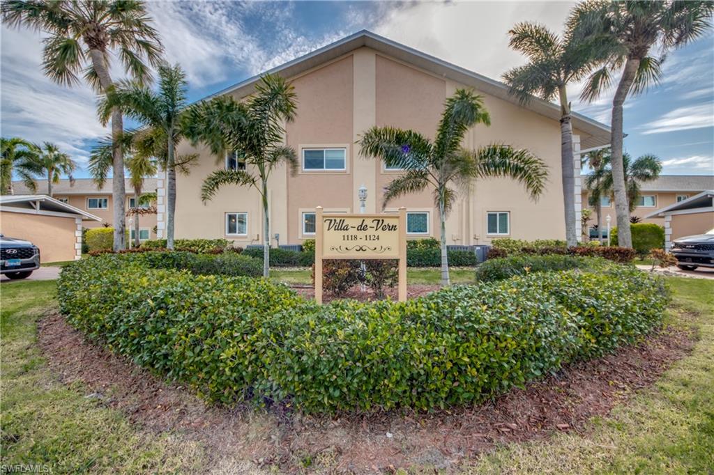 VILLA DE VERN CONDO - Residential