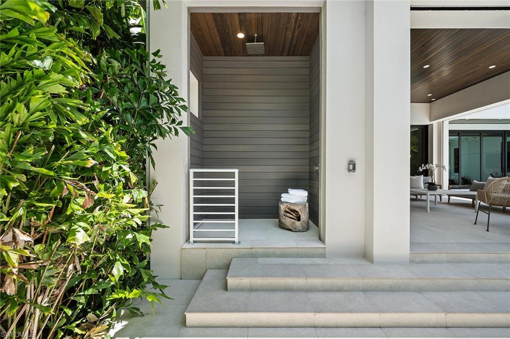 MOORINGS - Residential