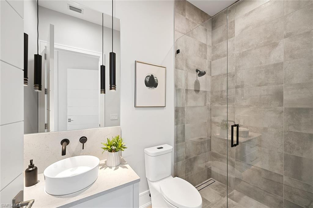 MOORINGS - Residential