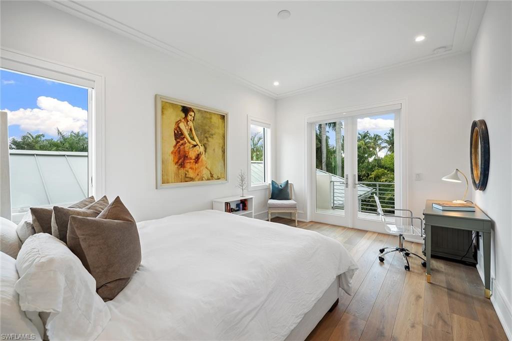 MOORINGS - Residential