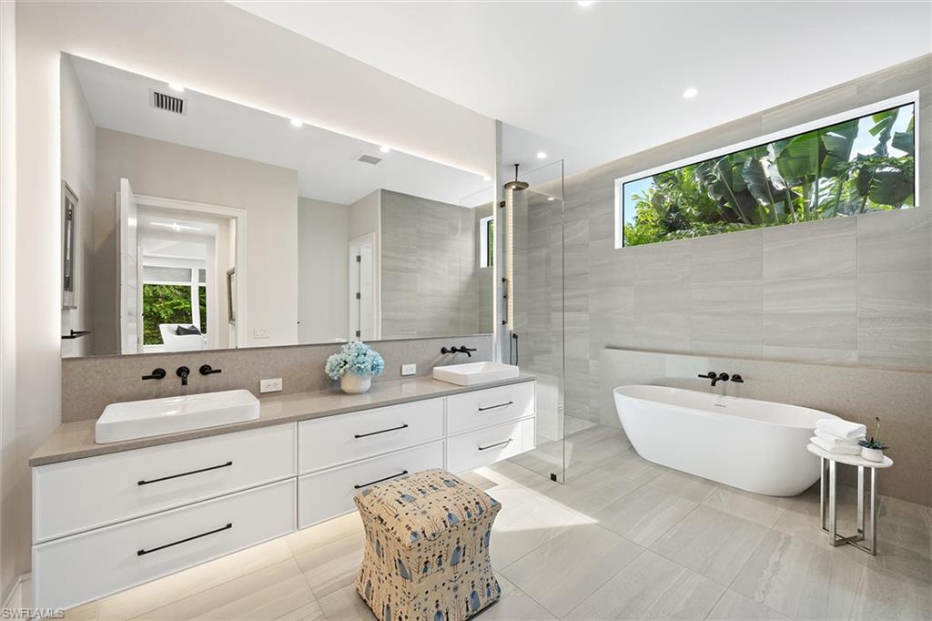 MOORINGS - Residential