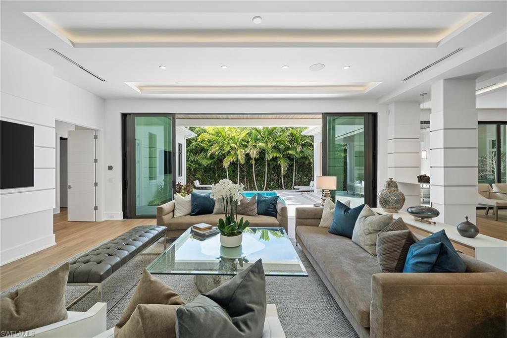 MOORINGS - Residential