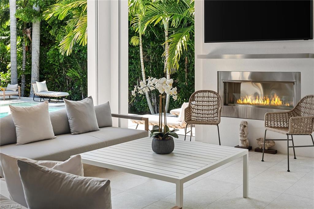 MOORINGS - Residential