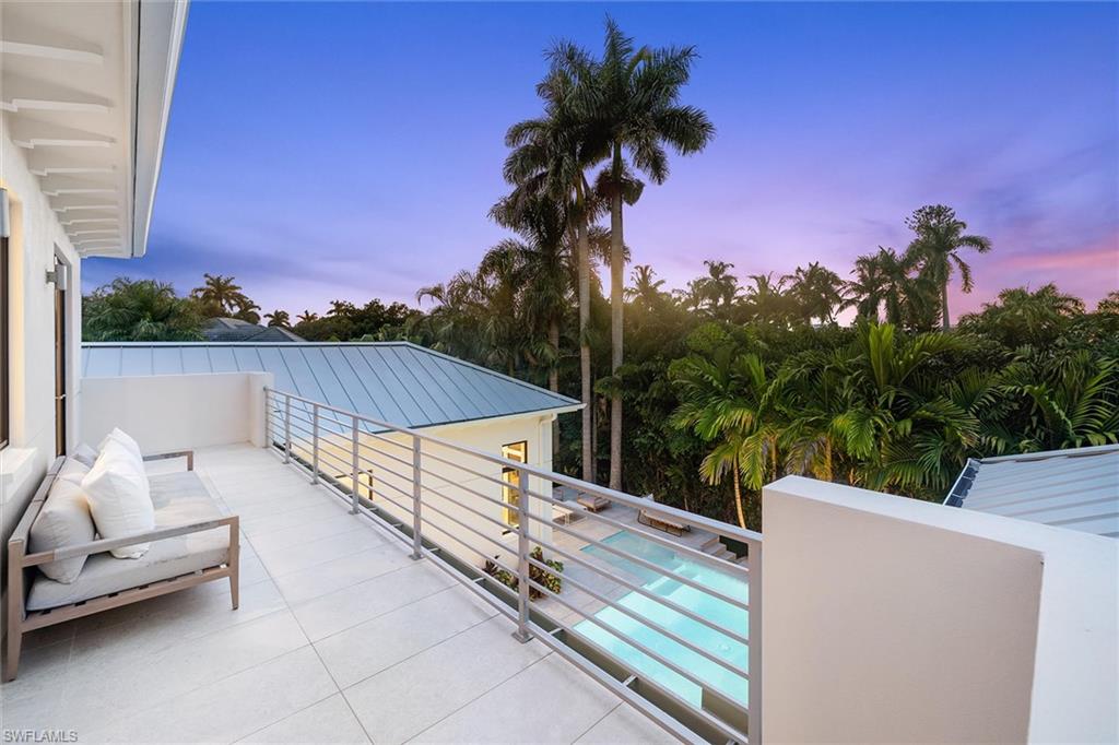 MOORINGS - Residential